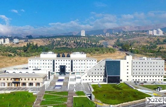 Kahramanmaraş'ta mahallenin ortak alanı sosyal tesise dönüşüyor!