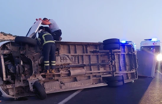 Kahramanmaraş'ta minibüs yan yattı