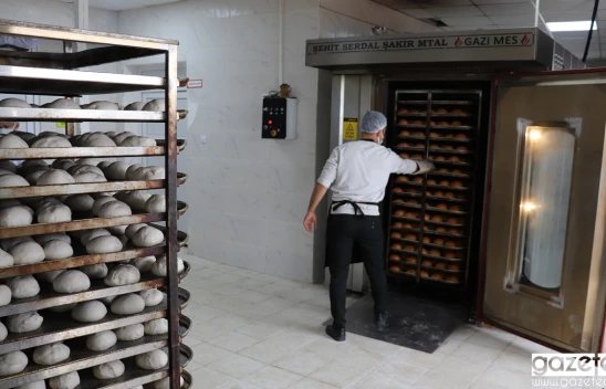 Kahramanmaraş'ta öğrenciler kolları sıvadı! Ekmek üretimi başladı