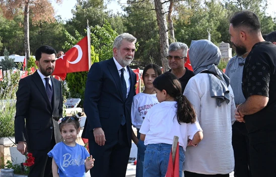 Kahramanmaraş'ta şehitler kabri başında dualarla anıldı