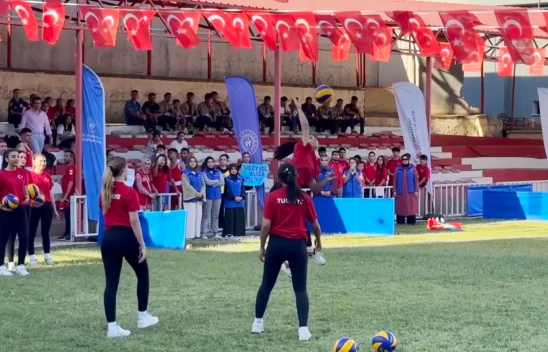 Kahramanmaraş'ta spor okulları düzenlenen törenle açıldı