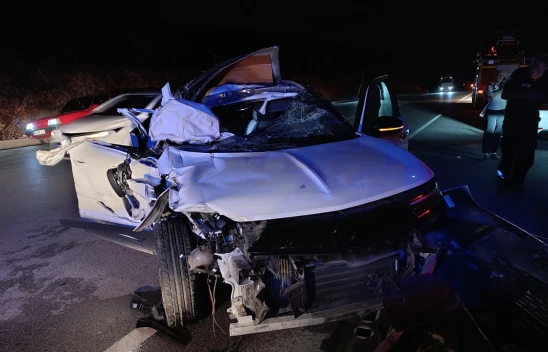 Kahramanmaraş'ta sürücü hurdaya dönen araçtan sağ kurtuldu