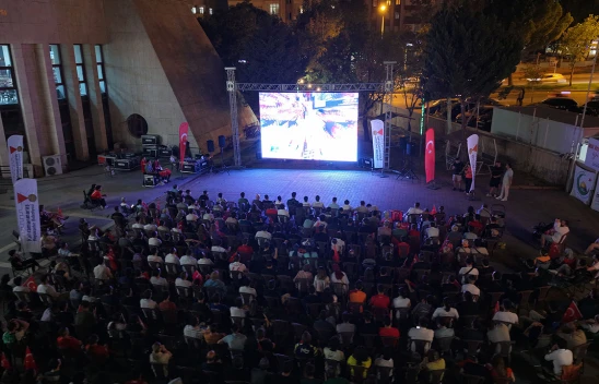 Kahramanmaraş'ta Türkiye-Almanya EuroBasket 2025 final maçı dev ekrandan izlendi