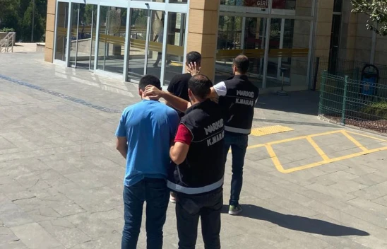 Kahramanmaraş'ta uyuşturucu madde ve silah ele geçirildi