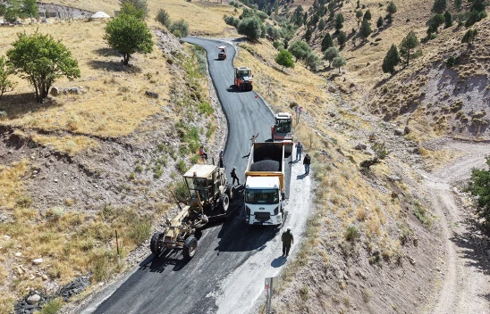 Kahramanmaraş'ta yeni yollar açılıyor, ulaşım ağı güçleniyor