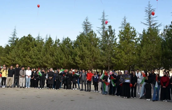 Kahramanmaraş'ta Yüksekokulu öğrencilerinden Filistin ve Doğu Türkistan'a destek