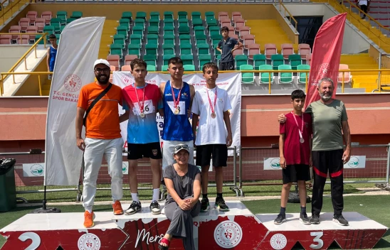 Kahramanmaraşlı genç atletlerden Mersin'de büyük başarı