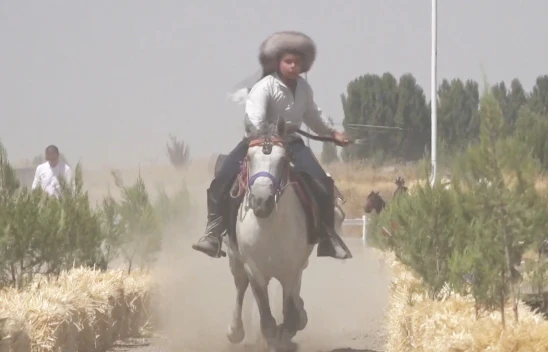 Kahramanmaraşlı Şahan Emir, at üstündeki başarısıyla göz dolduruyor