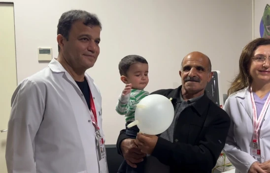 Kalbi yarım doğan bebek, tedaviyle hayata tutundu