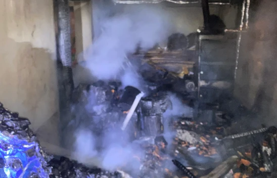 Kalorifer kazanının patlaması sonucu evde yangın çıktı