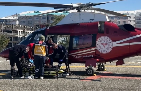 Kalp krizi geçiren hasta ambulans helikopterle hastaneye yetiştirildi