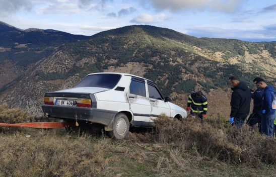 Kaza yapan otomobilden atlamaya çalışan sürücü öldü