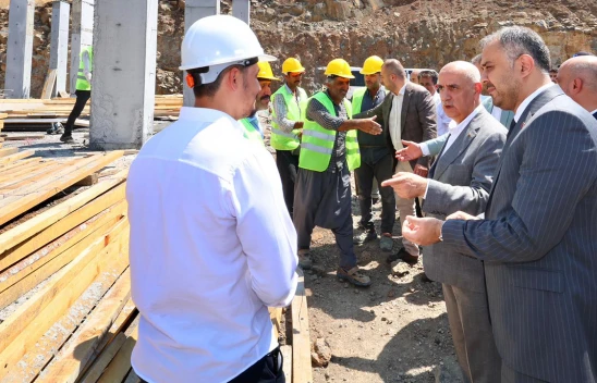 Kirişci ve Toptaş, Kale Gençlik Merkezi inşaatında incelemelerde bulundu