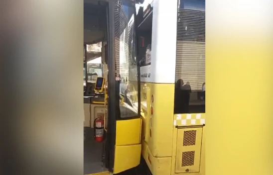 Kırmızı ışıkta duramayan İETT otobüsü, başka bir İETT otobüsüne çarptı