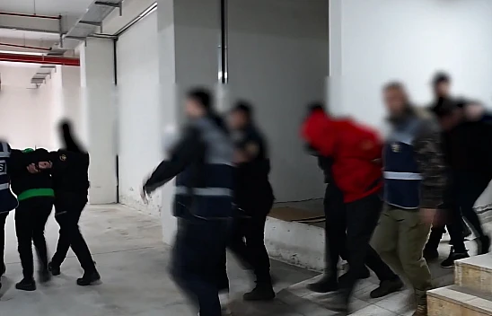 Kırşehir merkezli dolandırıcılık operasyonlarında 17 kişi tutuklandı