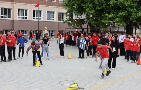 KSÜ'lü öğrencilerden Hatay'a can suyu