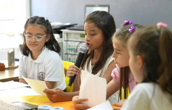 Küçük radyocular, güncel dünyanın okuldaki sesi oldu