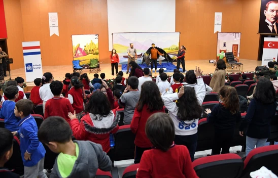 Kültür köprüsü Ronnie Göldeki Fısıltı miniklerle buluştu