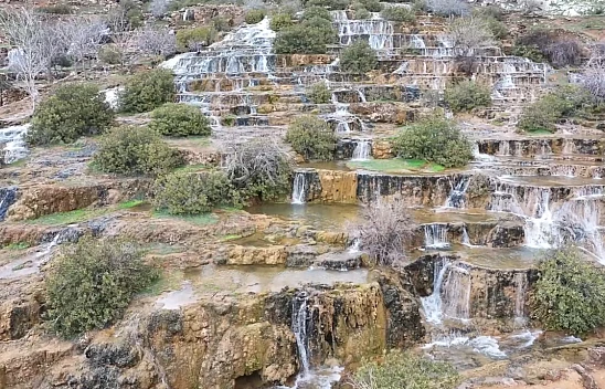 Kuraklıktan etkilenen şelaleler ve çağlayanlar kar sularıyla canlandı