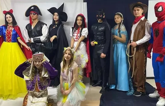 Lise öğrencileri atölyelerde hem öğreniyor hem de para kazanıyor