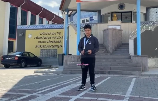 Lise öğrencisi yarışmada sıfırdan dron yaparak şampiyon oldu