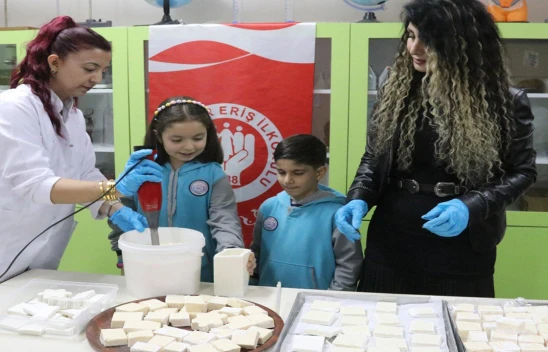 Minik öğrenciler atık yağlardan sabun üretti