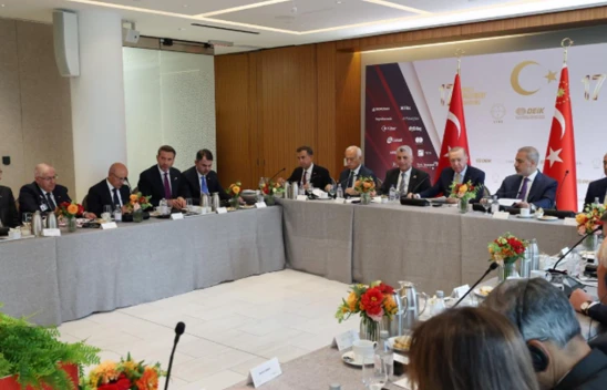 New York'ta yuvarlar masa toplantısı