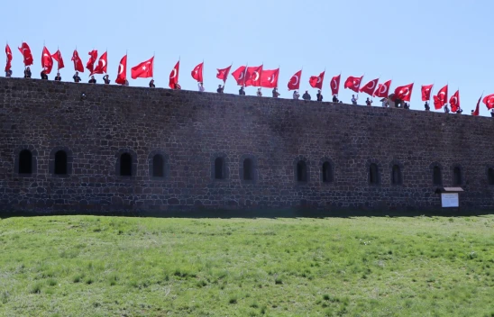Öğrenciler tarih dersini ecdat yadigârı tabyalarda işledi