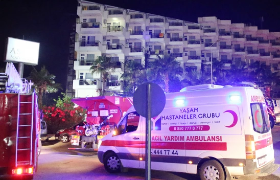 Otelde yangın! 2 kişi hastaneye kaldırıldı