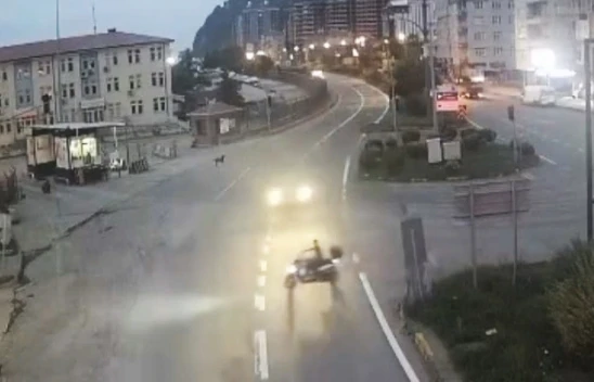 Otomobil ile motosikletin çarpıştığı kazada 2 kişi öldü