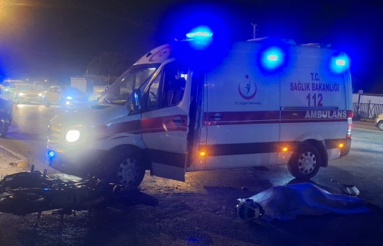 Otomobille çarpışan motosikletin sürücüsü öldü