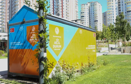 Parklara acil durum konteynerleri konulmaya başlandı