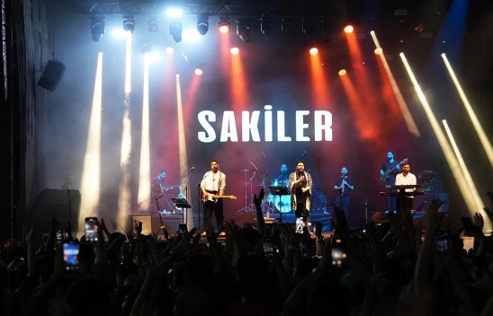 Sakiler, binlerce Kahramanmaraşlıya şarkılarını söyledi