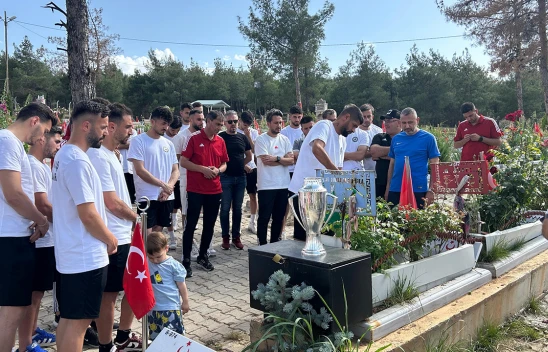 Şampiyonların ilk durağı Kahramanmaraş Deprem Şehitliği oldu