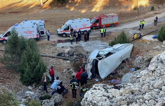 Şarampole devrilen işçi servisindeki 5 kişi öldü, 14 kişi yaralandı