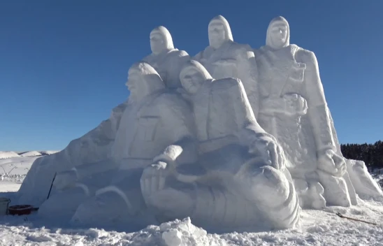 Sarıkamış şehitleri anısına yapılan kardan heykeller tamamlandı