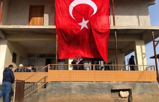 Şehit sözleşmeli er Özdemir'in ailesine acı haber verildi