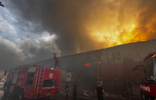 Ses ve görüntü sistemleri üretilen fabrikada yangın çıktı
