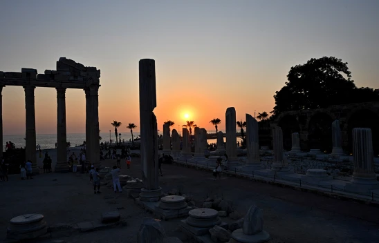 Side Antik Apollon Tapınağı'nda gün batımı