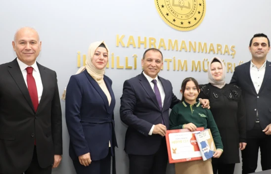 Sözlük özgürlüktür diyen genç kalemler ödüllerini aldı