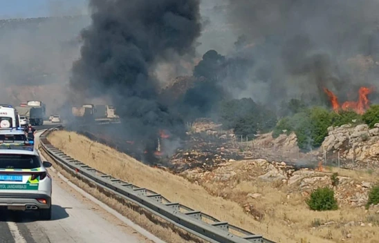 TAG Otoyolu'nda yağ yüklü tanker alev aldı! 1 yaralı