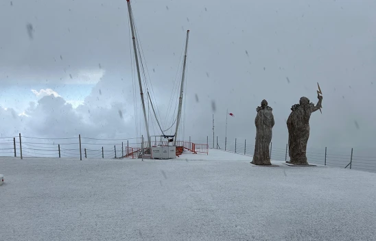 Tahtalı Dağı'nın zirvesi beyaza büründü