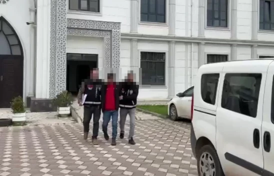 Tartıştığı eşini bıçakla öldürdü