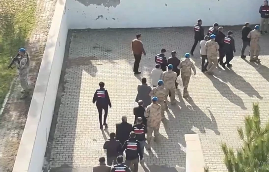 Tefecilik, yağma ve tehdit suçlarına yönelik jandarmadan operasyon