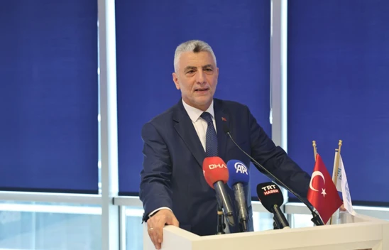 Ticaret Bakanı Bolat, Azerbaycan'da gazetecilere değerlendirmelerde bulundu