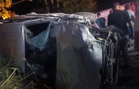 Tıra çarpan otomobildeki iki kardeş, hayatını kaybetti