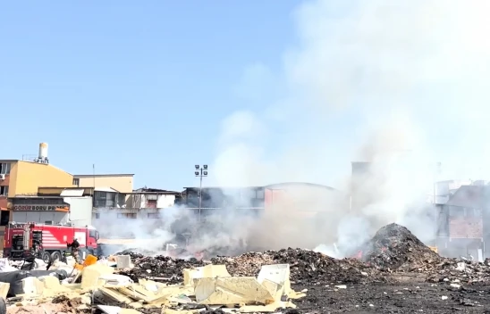 Toplanmayan çöpler ateşe verildi, vatandaşlar tepki gösterdi