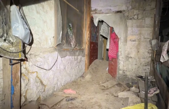 Toprak evin enkazından yaralıları çıkaran mahalle sakini yaşadıklarını anlattı