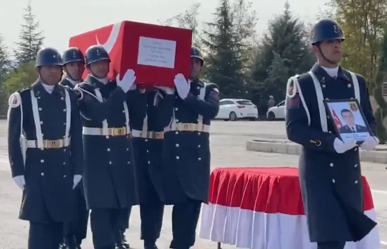 Trafik kazasında hayatını kaybeden asker için tören düzenlendi