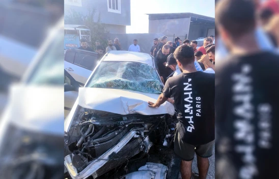 Traktör ile otomobil çarpıştı! Ölü ve yaralılar var